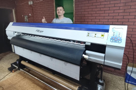 Рулонный УФ-принтер ARK-JET UV 1802 установлен в студии Kamnev Print