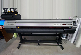 Типографии Pressroll приобрела УФ-принтер Mimaki UJV100-1600