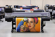 В демозале "Смарт-Т" установлен экосольвентный принтер Mimaki JV100