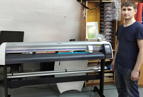 Инсталляция каттера Mimaki CG130-SRIII в РПК «Просто реклама» (Казань)